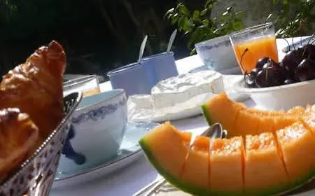 L'observance Bed & Breakfast 2*